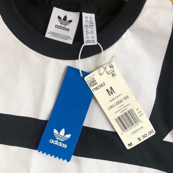 COPY - Adidas Logo Tee! 🖤 - Picture 5 of 5